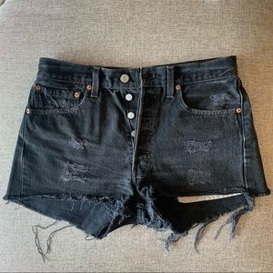 VINTAGE LEVI’S Black Cut Off Shorts